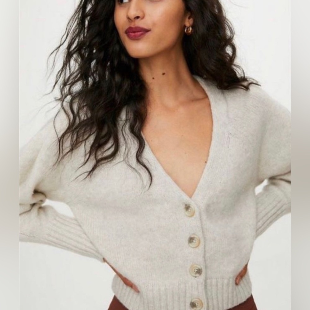 Aritzia Wilfred Poesy Button Front Heather Espace Soft Knit Cardigan Sweater L